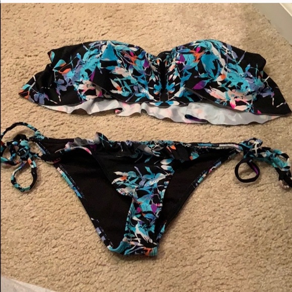 Beach Riot Ruffle Magic Bandeau Bikini Set - Picture 4 of 4